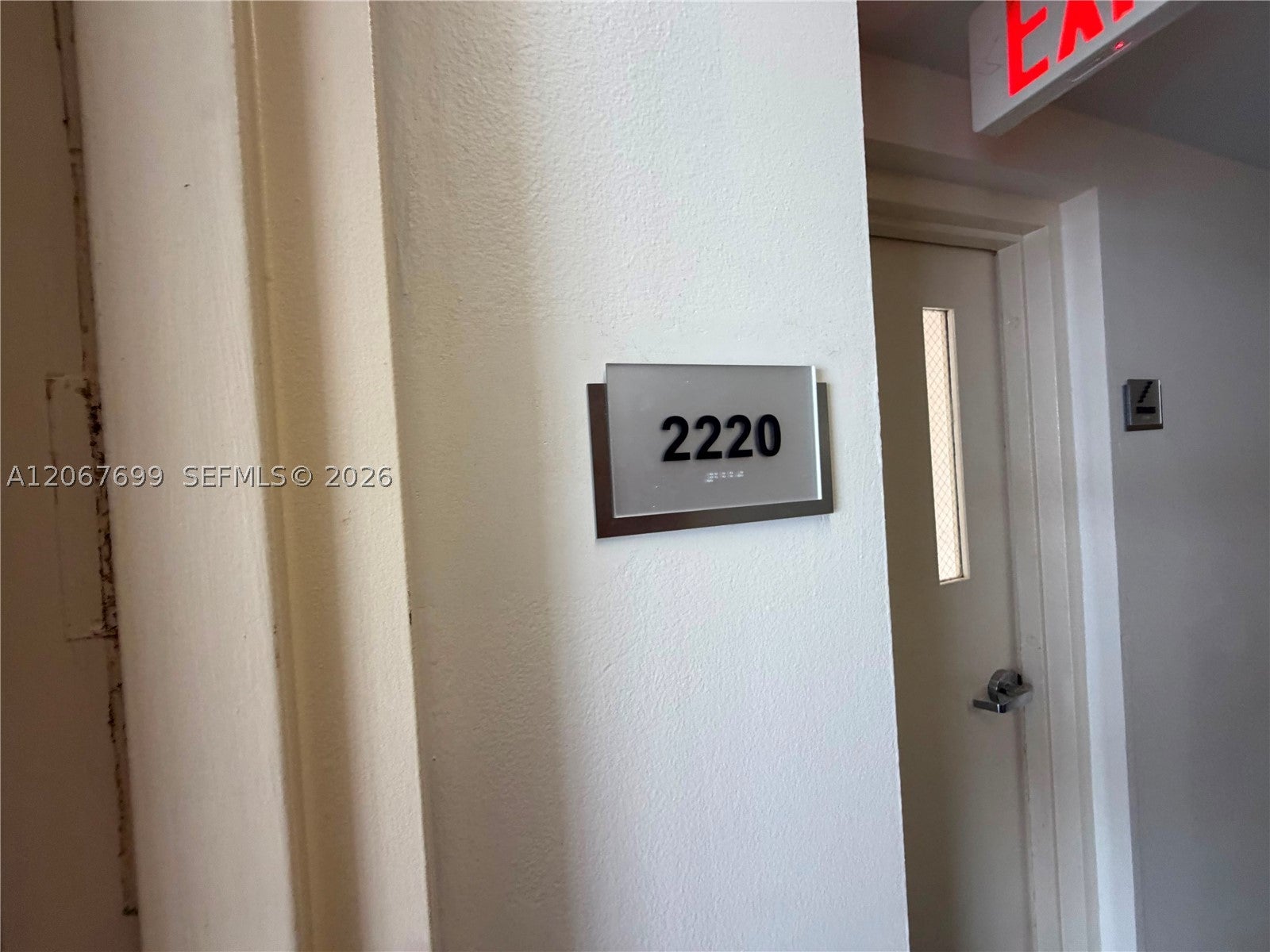 7601 E Treasure Dr 2220