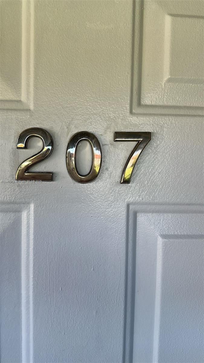 Silver Palms condo features 2 bedroom, 2 baths Ready to move in requires only Deposit and first month move in.