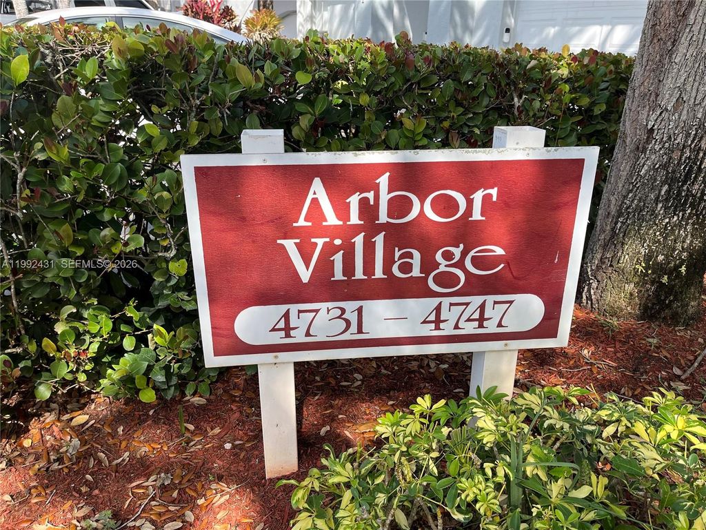 Photo of 4731 Grapevine Way, Davie, FL 33331 (MLS # A11992431)