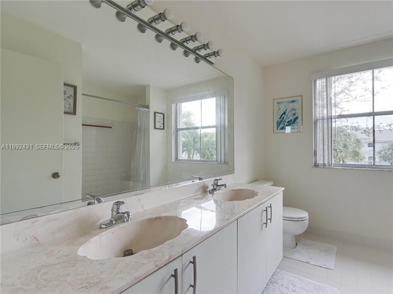 HAWKES BLUFF - Residential