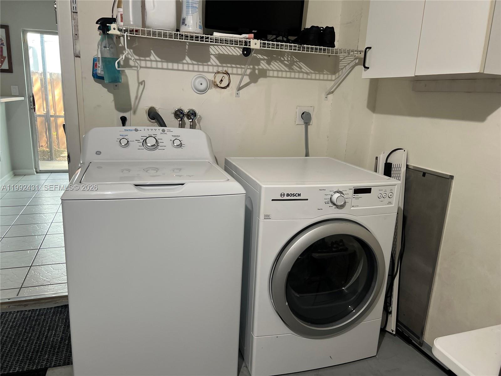 HAWKES BLUFF - Residential