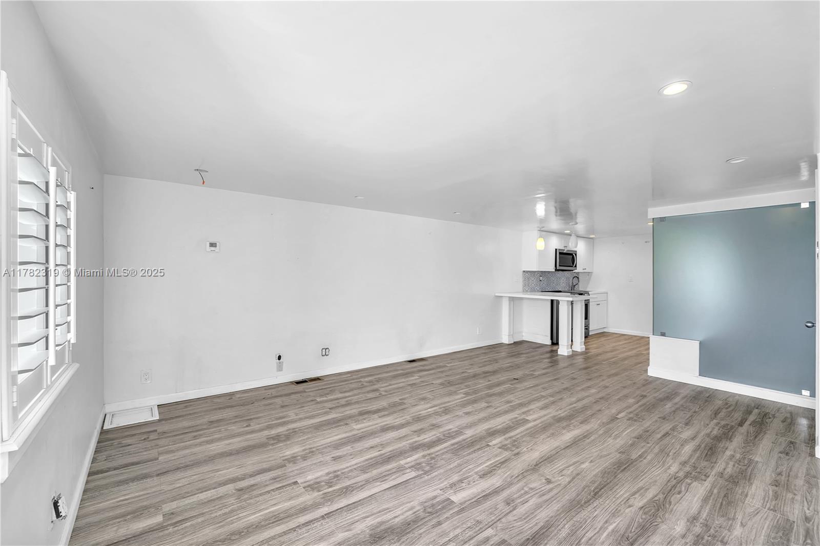 VENETIAN ISLES 3RD SEC - Residential Lease