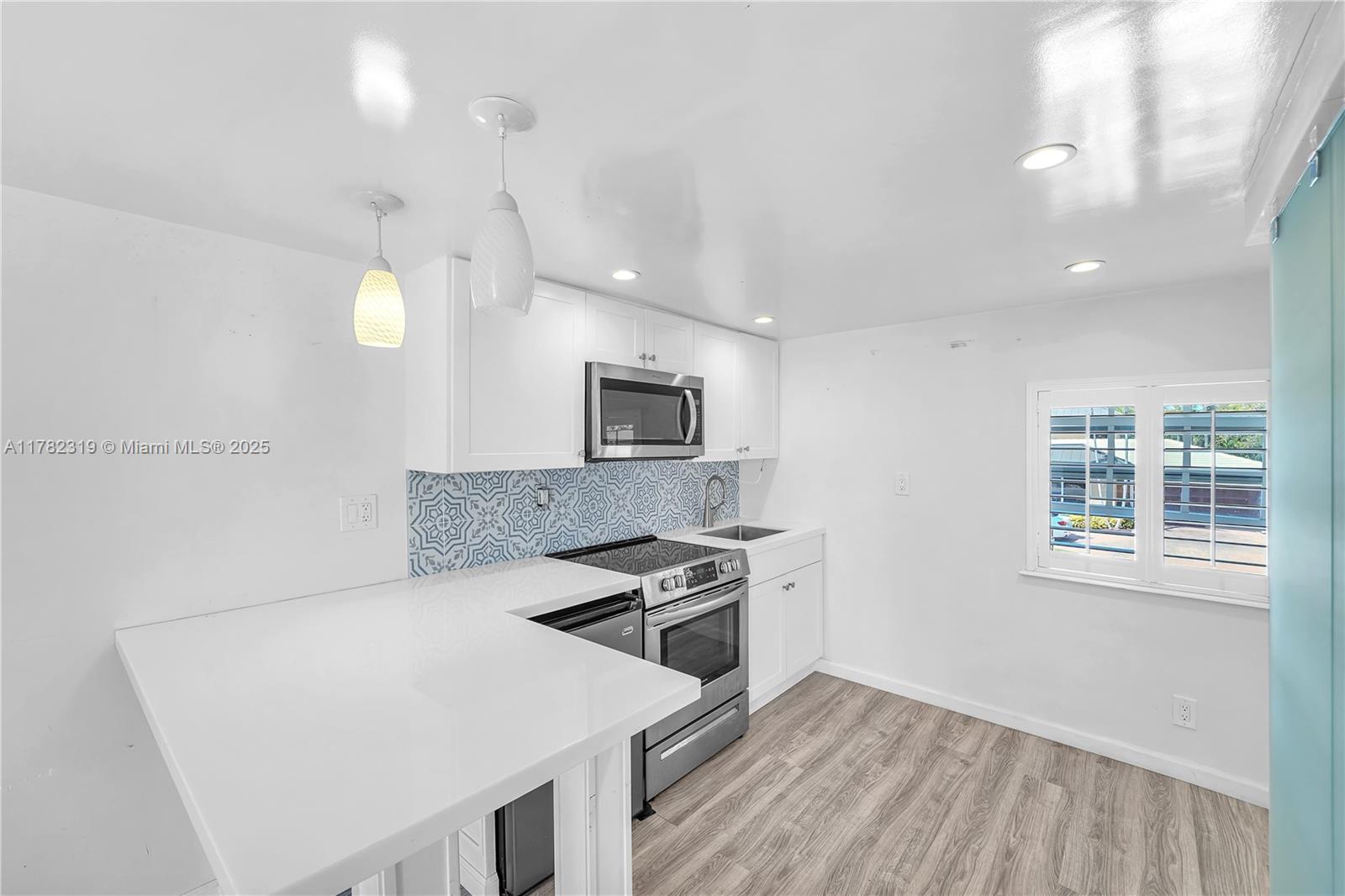 VENETIAN ISLES 3RD SEC - Residential Lease
