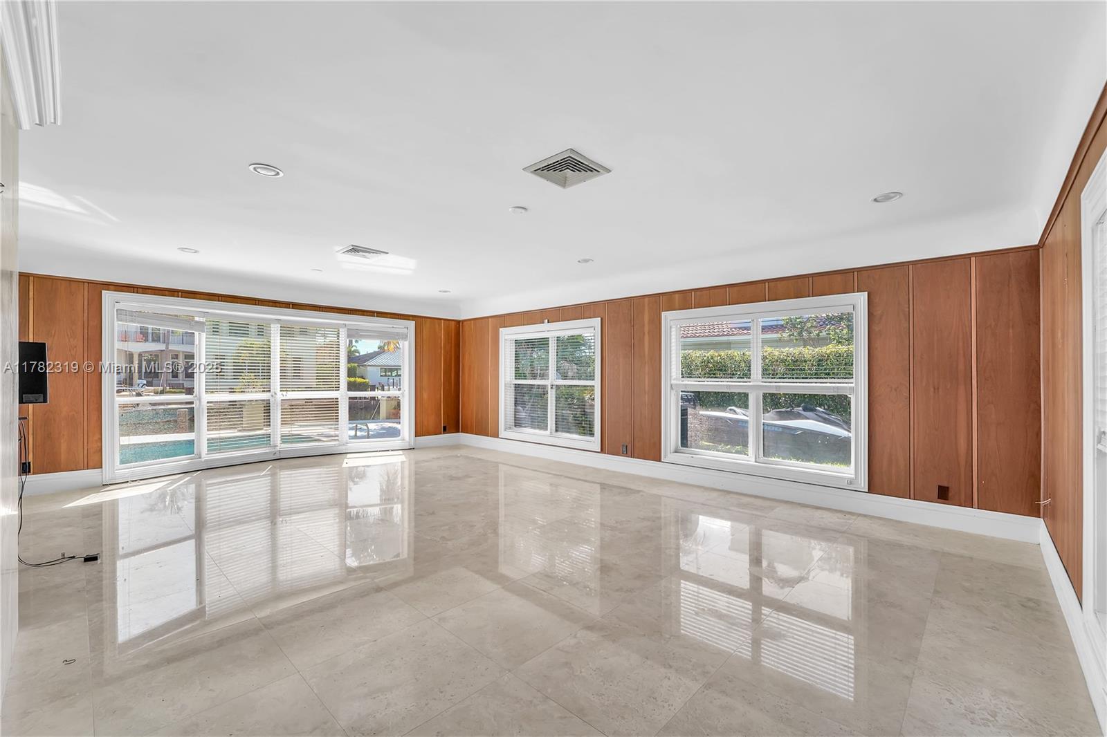 VENETIAN ISLES 3RD SEC - Residential Lease