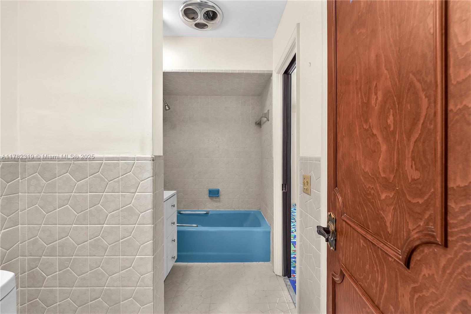 VENETIAN ISLES 3RD SEC - Residential Lease