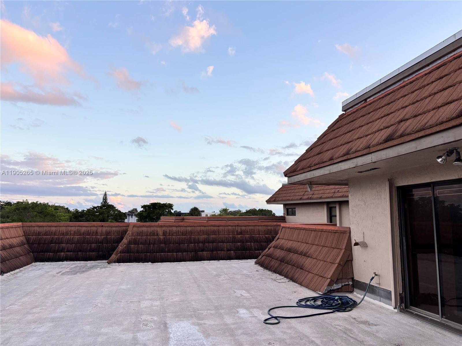 461 Ives Dairy Rd 402-2