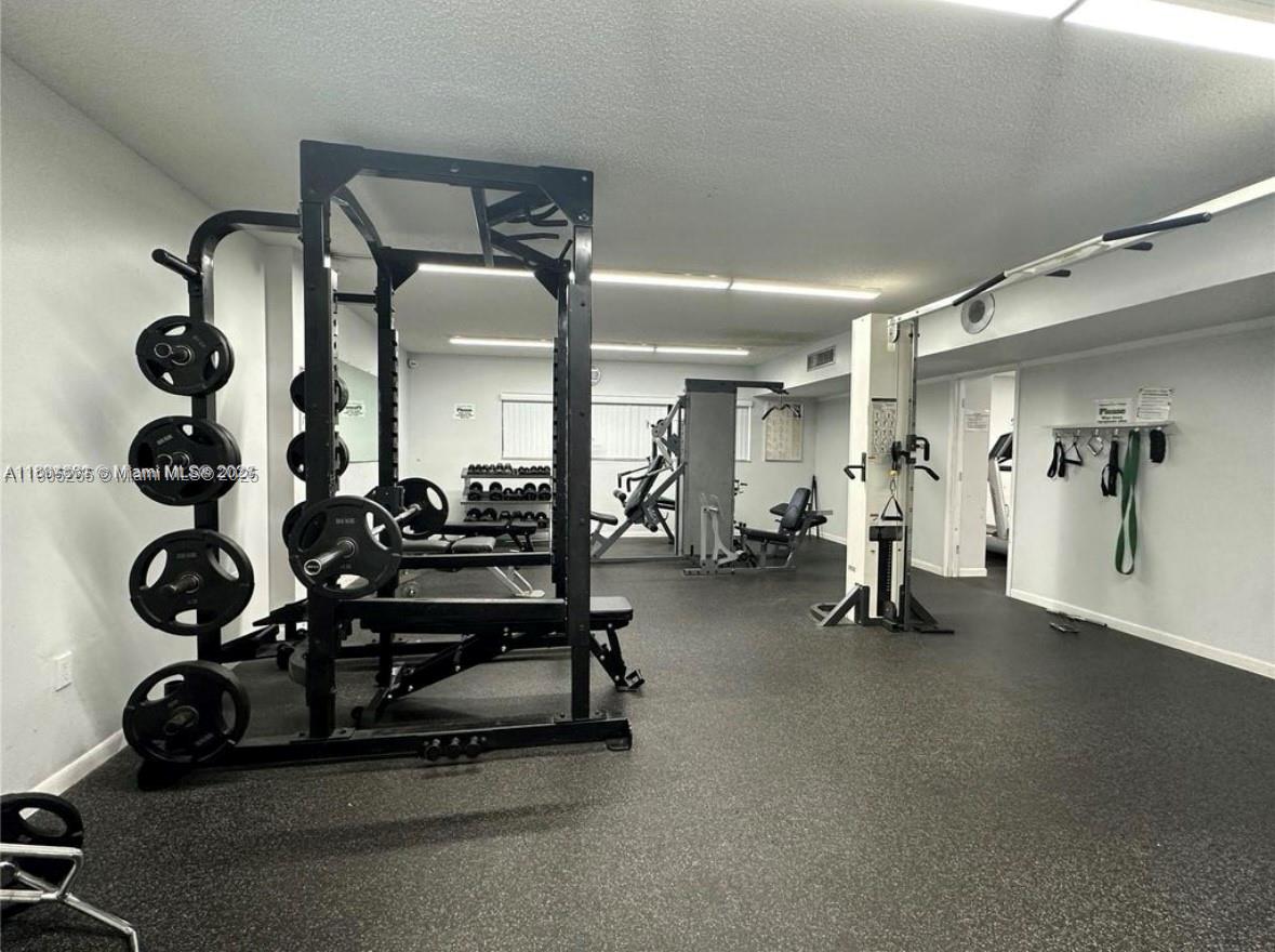 SUMMERTREE VILG CALIF CL - Residential