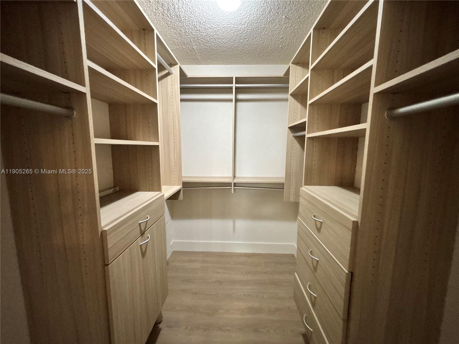 SUMMERTREE VILG CALIF CL - Residential