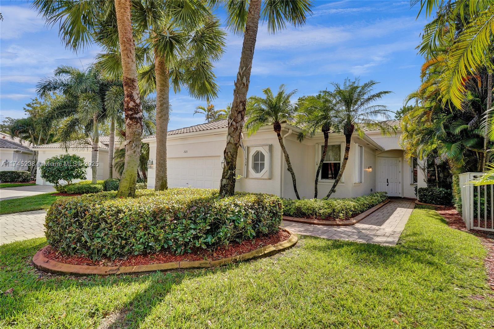 2525 Bay Pointe Ct, Weston, Broward County, Florida - 3 Bedrooms  
3 Bathrooms - 