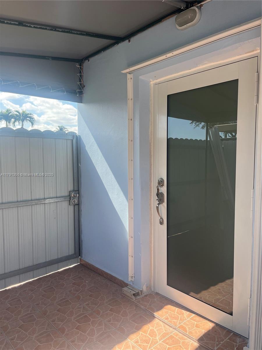 3325 Sw Village Green Dr, Miami, Broward County, Florida - 1 Bedrooms  
1 Bathrooms - 