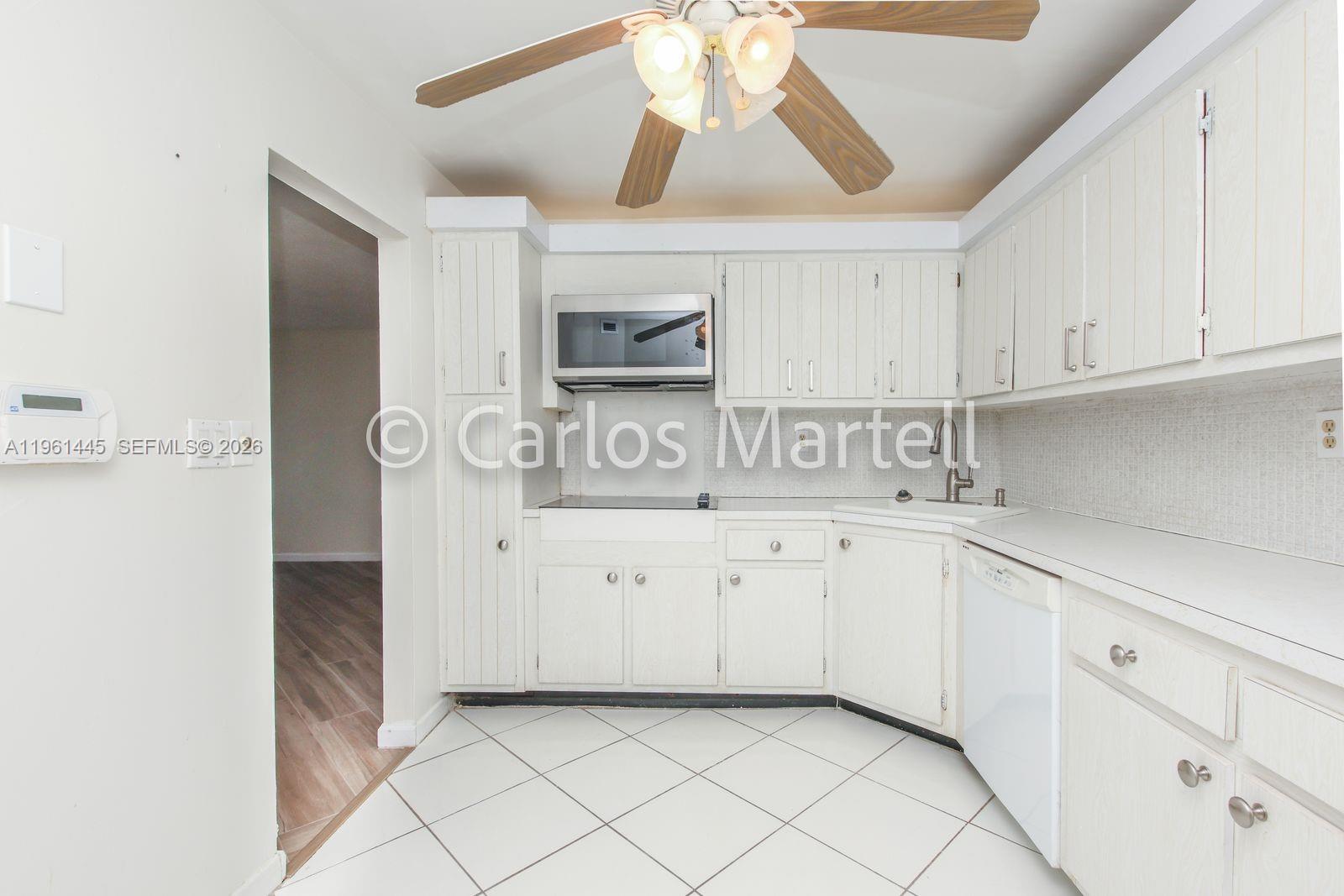 COMMODORE PLAZA CONDO - Residential