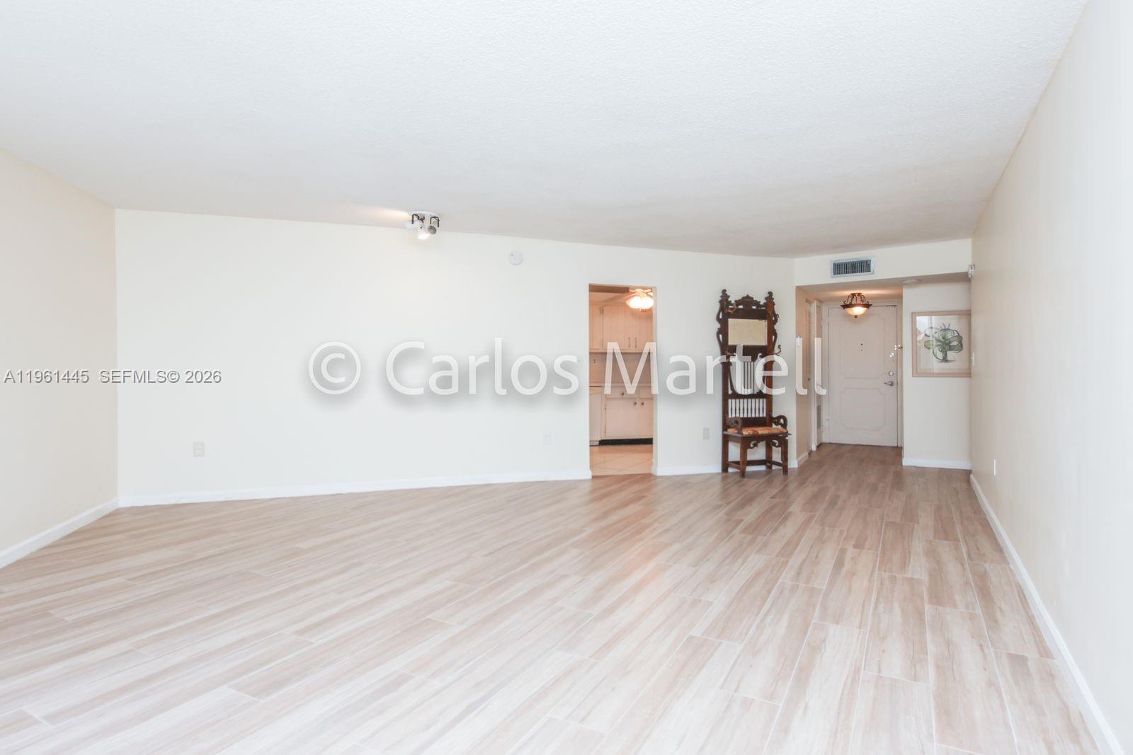 COMMODORE PLAZA CONDO - Residential