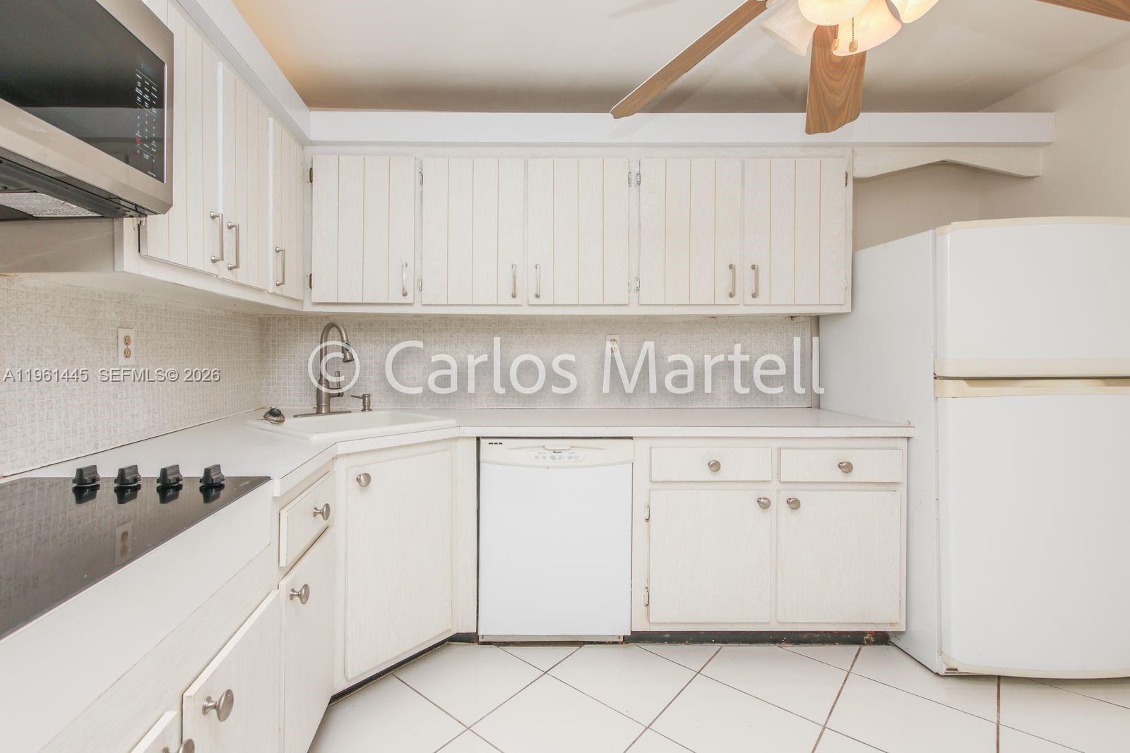 COMMODORE PLAZA CONDO - Residential