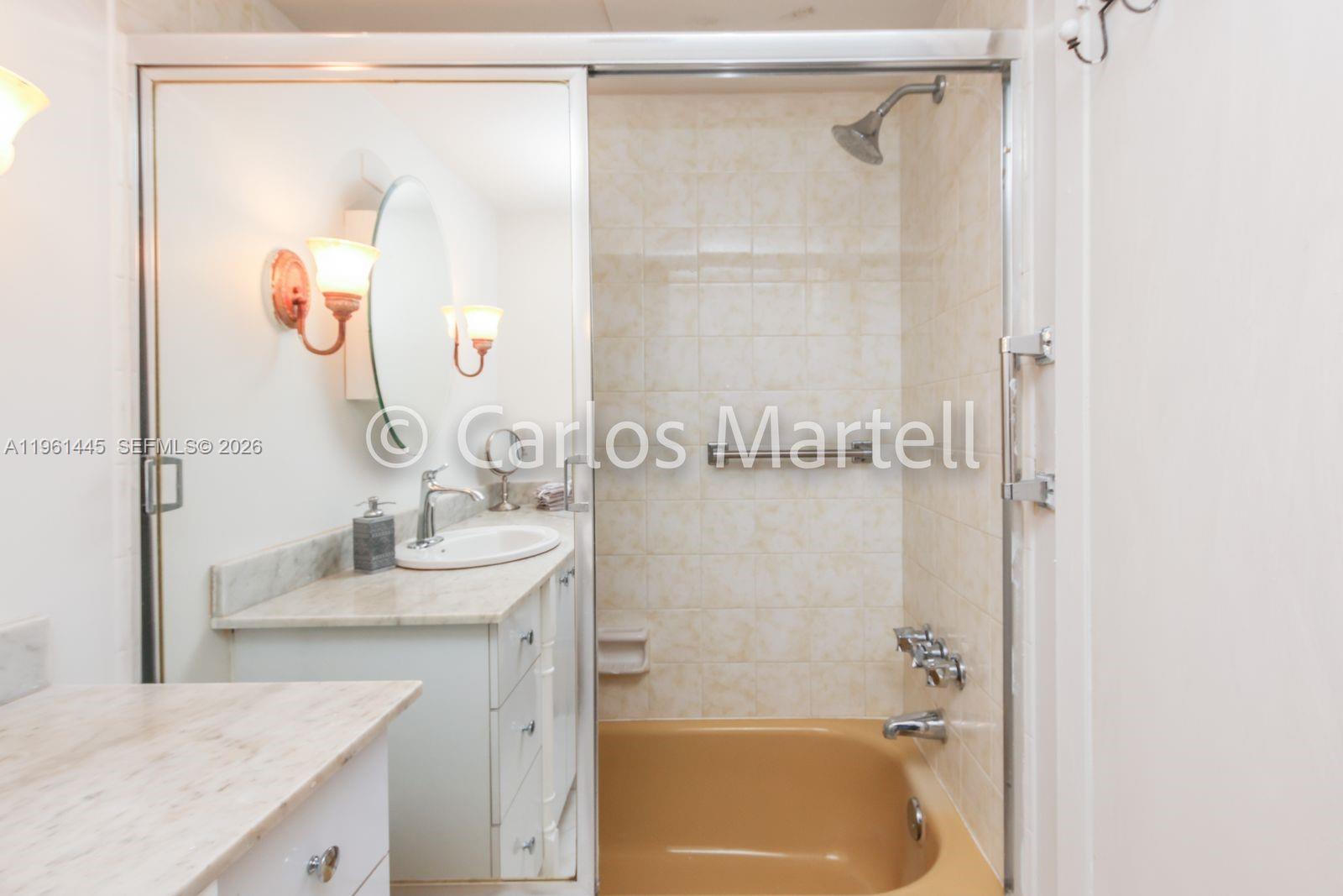 COMMODORE PLAZA CONDO - Residential