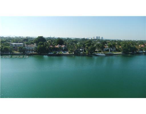 5700 Collins Ave 8K