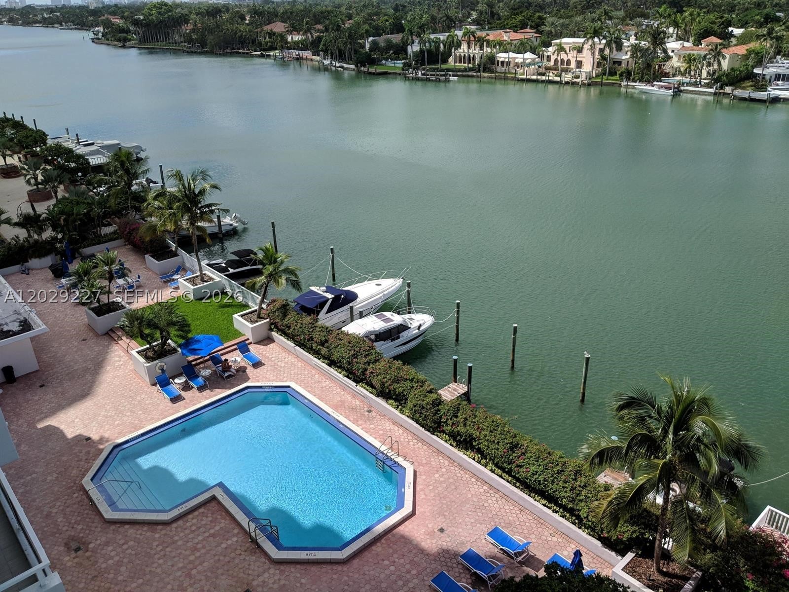 5700 Collins Ave 8K