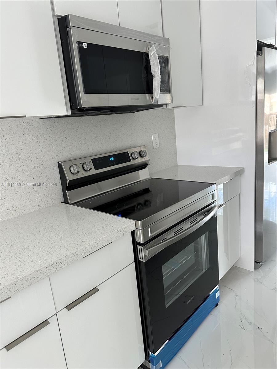 TOWNHOUSES AT JACARANDA C - Residential Lease