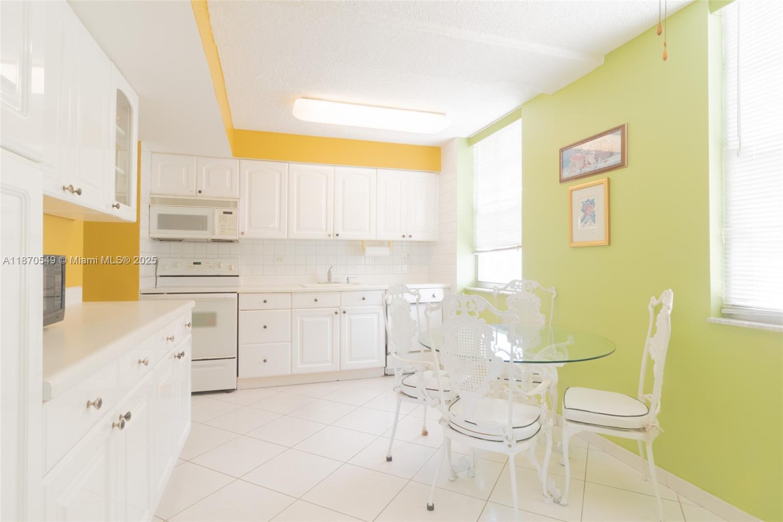 WINSTON TOWERS 200 - Residential