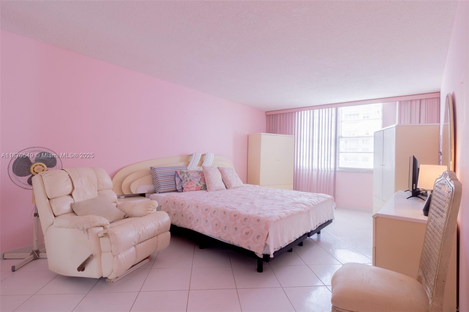 WINSTON TOWERS 200 - Residential