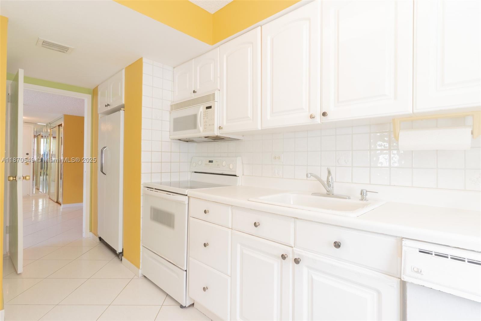 WINSTON TOWERS 200 - Residential