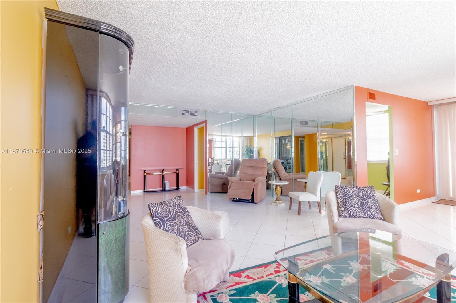 WINSTON TOWERS 200 - Residential