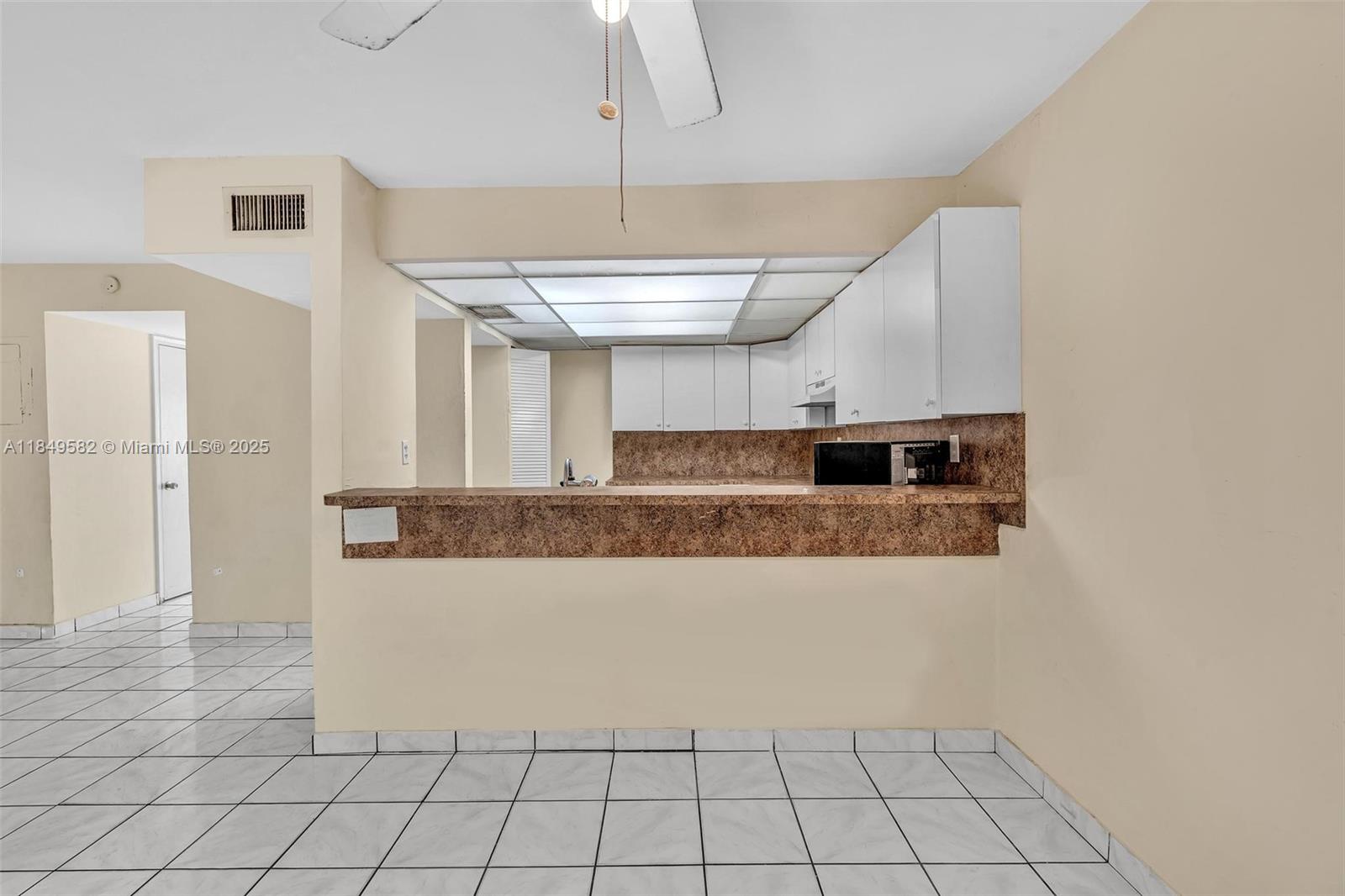 TOWNHOUSES AT NOVA - Residential Lease