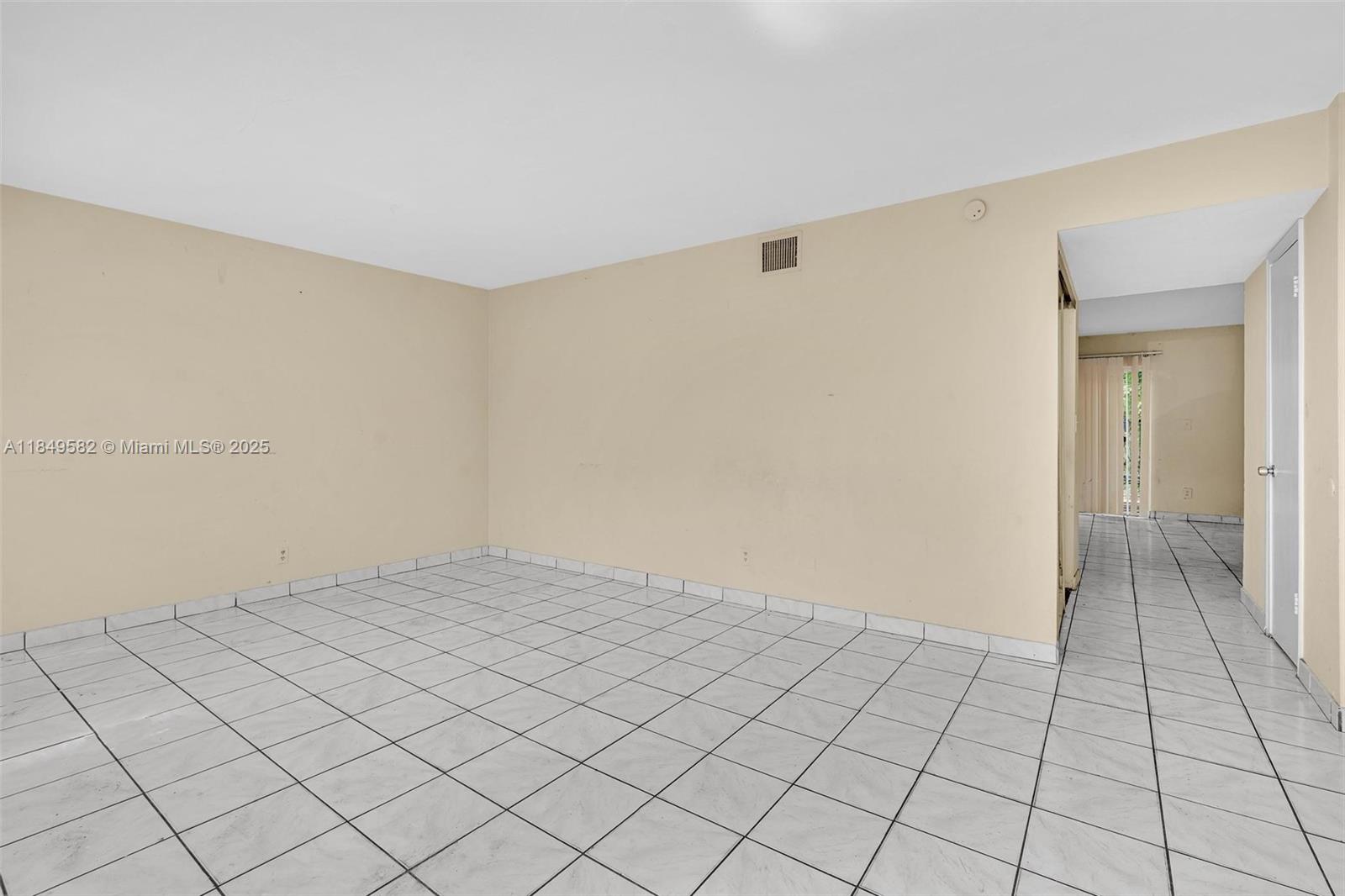 TOWNHOUSES AT NOVA - Residential Lease