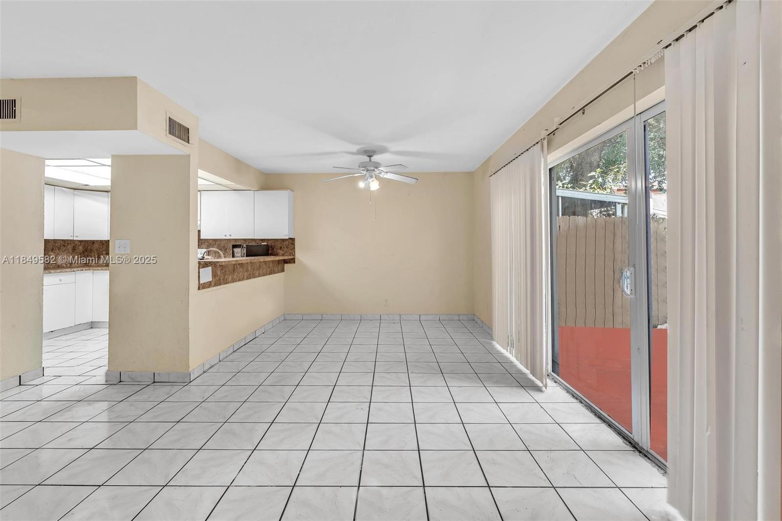 TOWNHOUSES AT NOVA - Residential Lease