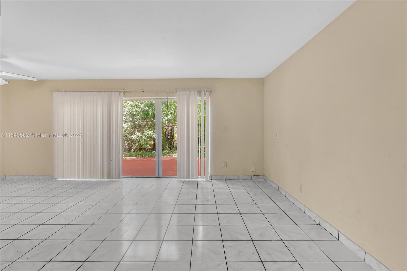 TOWNHOUSES AT NOVA - Residential Lease