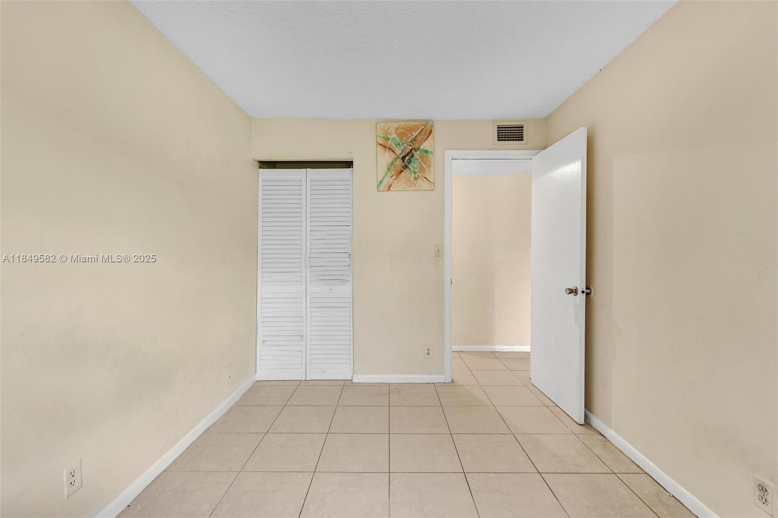 TOWNHOUSES AT NOVA - Residential Lease