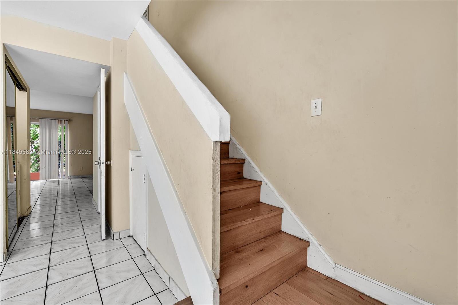 TOWNHOUSES AT NOVA - Residential Lease