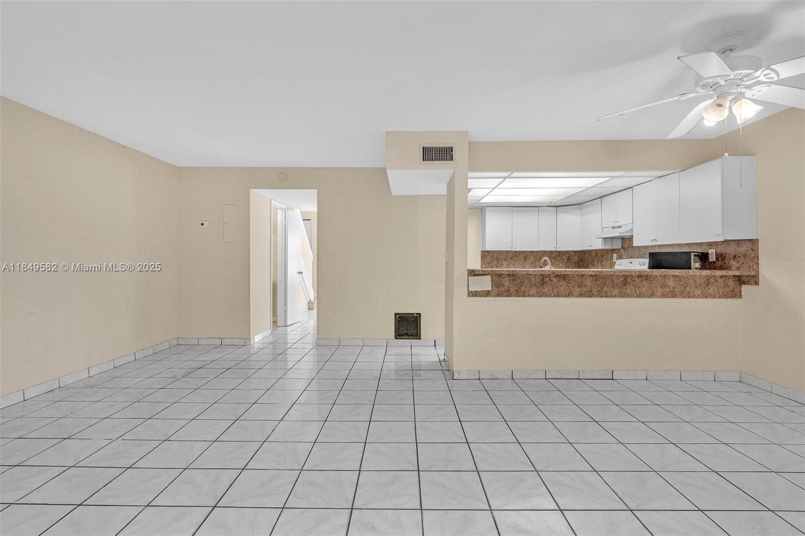 TOWNHOUSES AT NOVA - Residential Lease