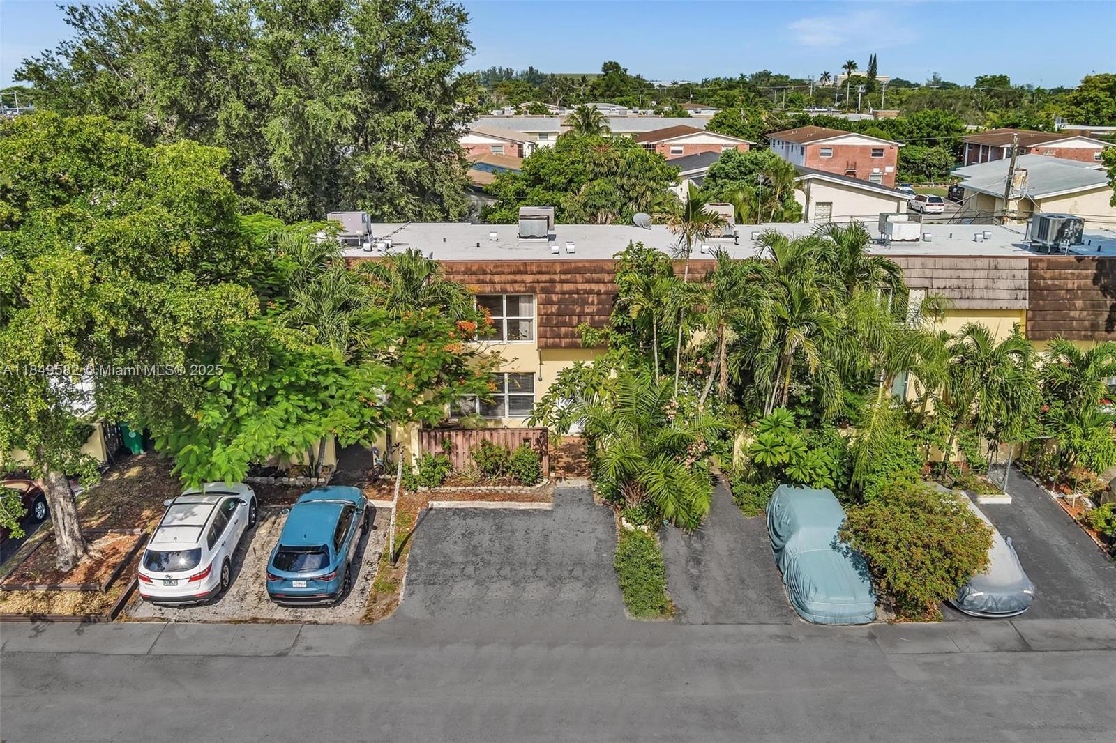 TOWNHOUSES AT NOVA - Residential Lease