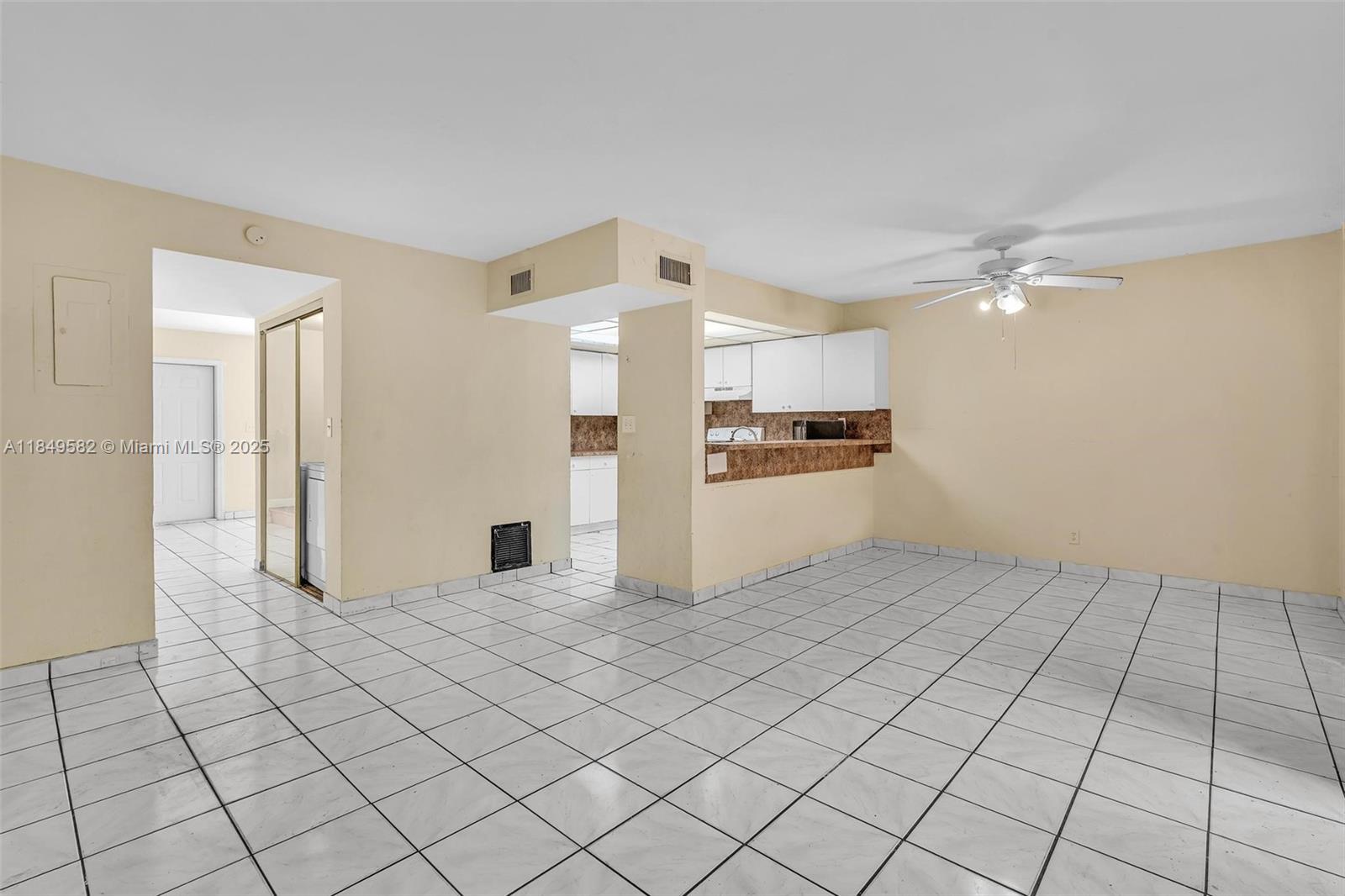 TOWNHOUSES AT NOVA - Residential Lease