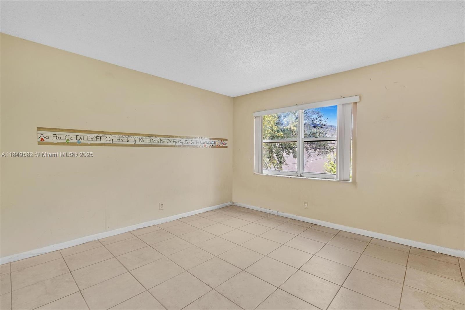 TOWNHOUSES AT NOVA - Residential Lease