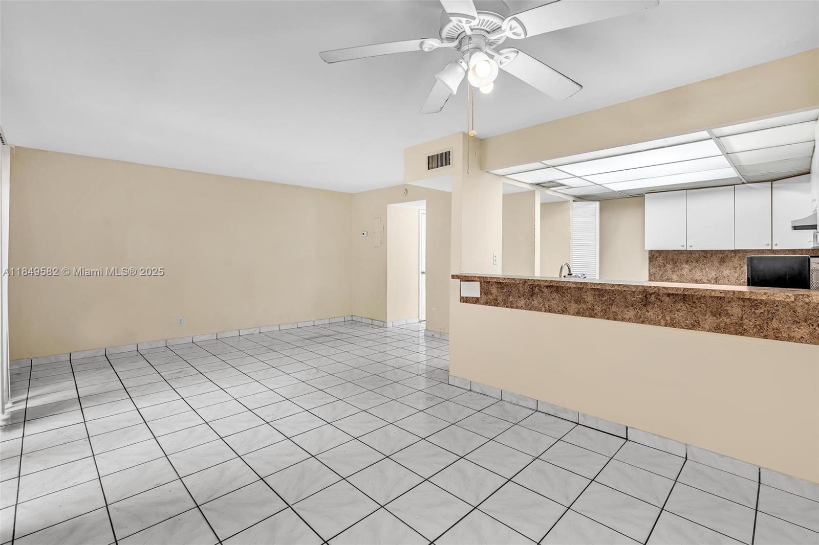 TOWNHOUSES AT NOVA - Residential Lease