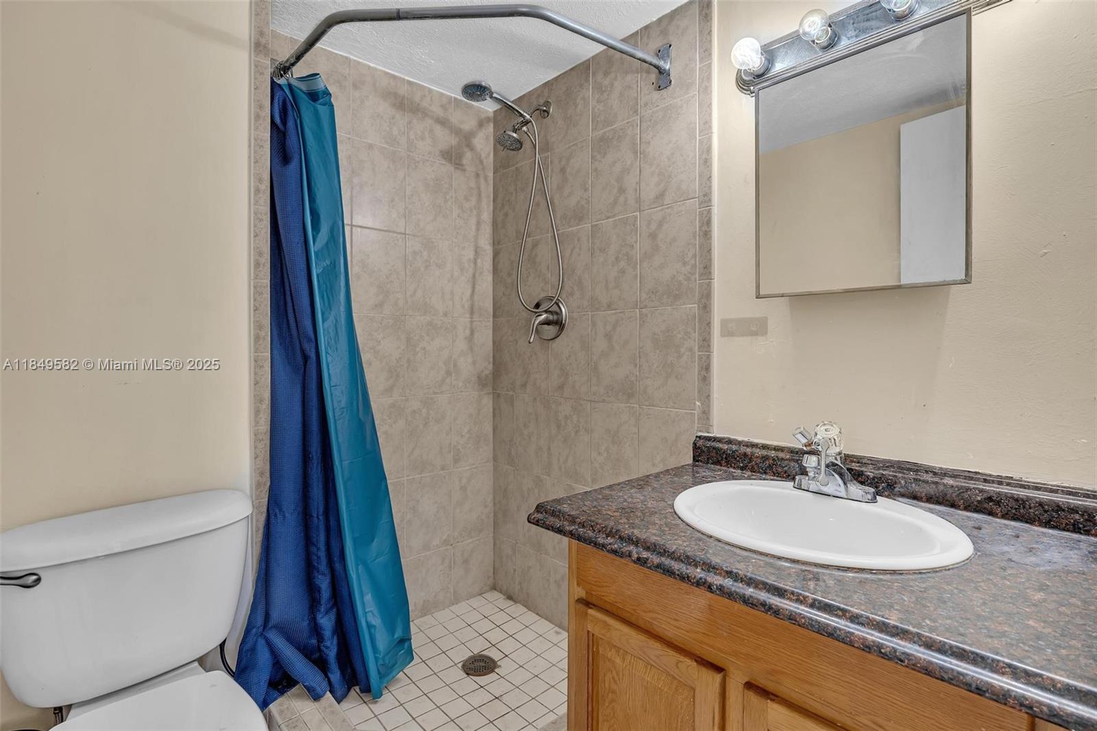 TOWNHOUSES AT NOVA - Residential Lease