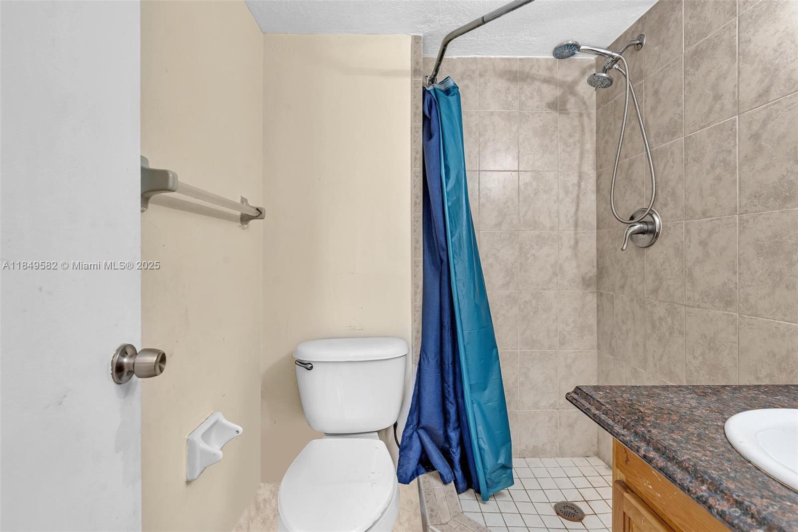 TOWNHOUSES AT NOVA - Residential Lease