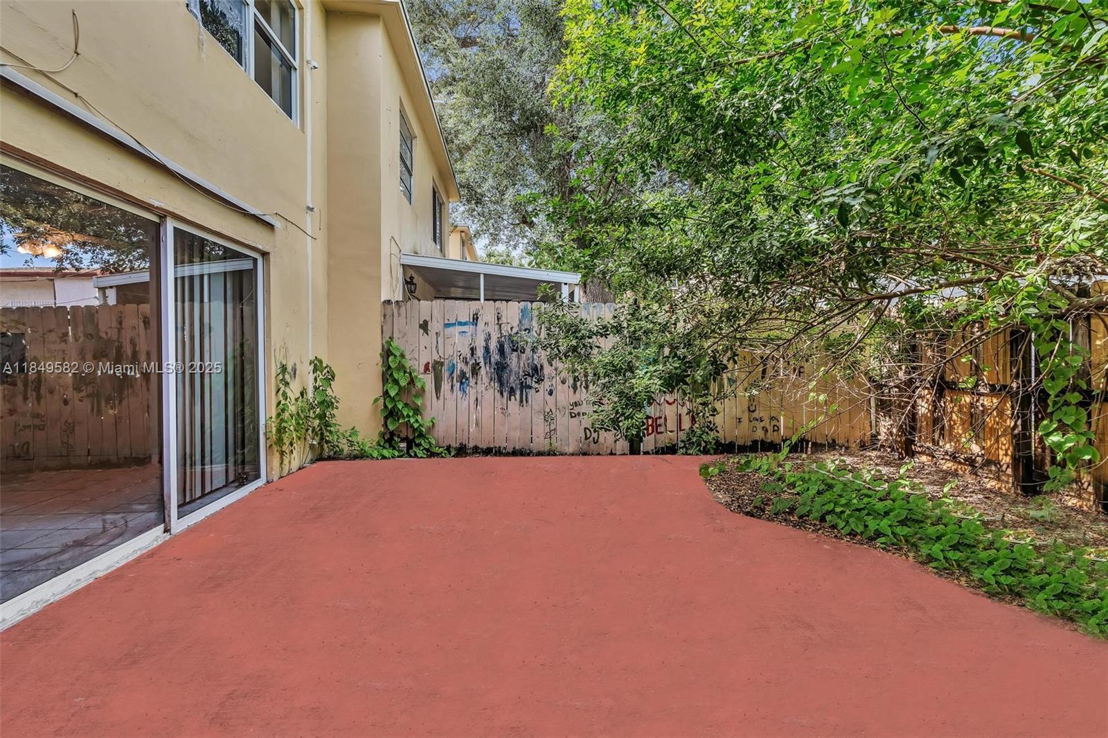 TOWNHOUSES AT NOVA - Residential Lease