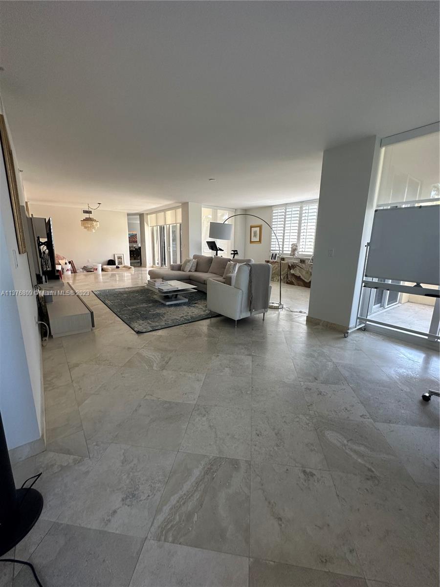 GRAND BAY RESIDENCES COND - Residential