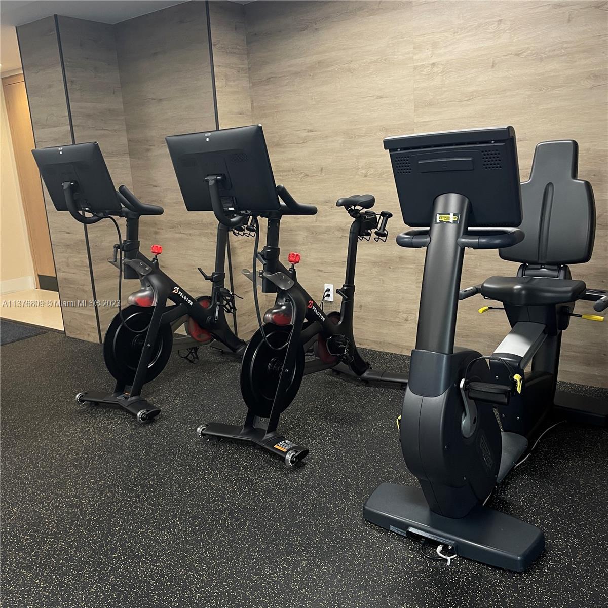 GRAND BAY RESIDENCES COND - Residential