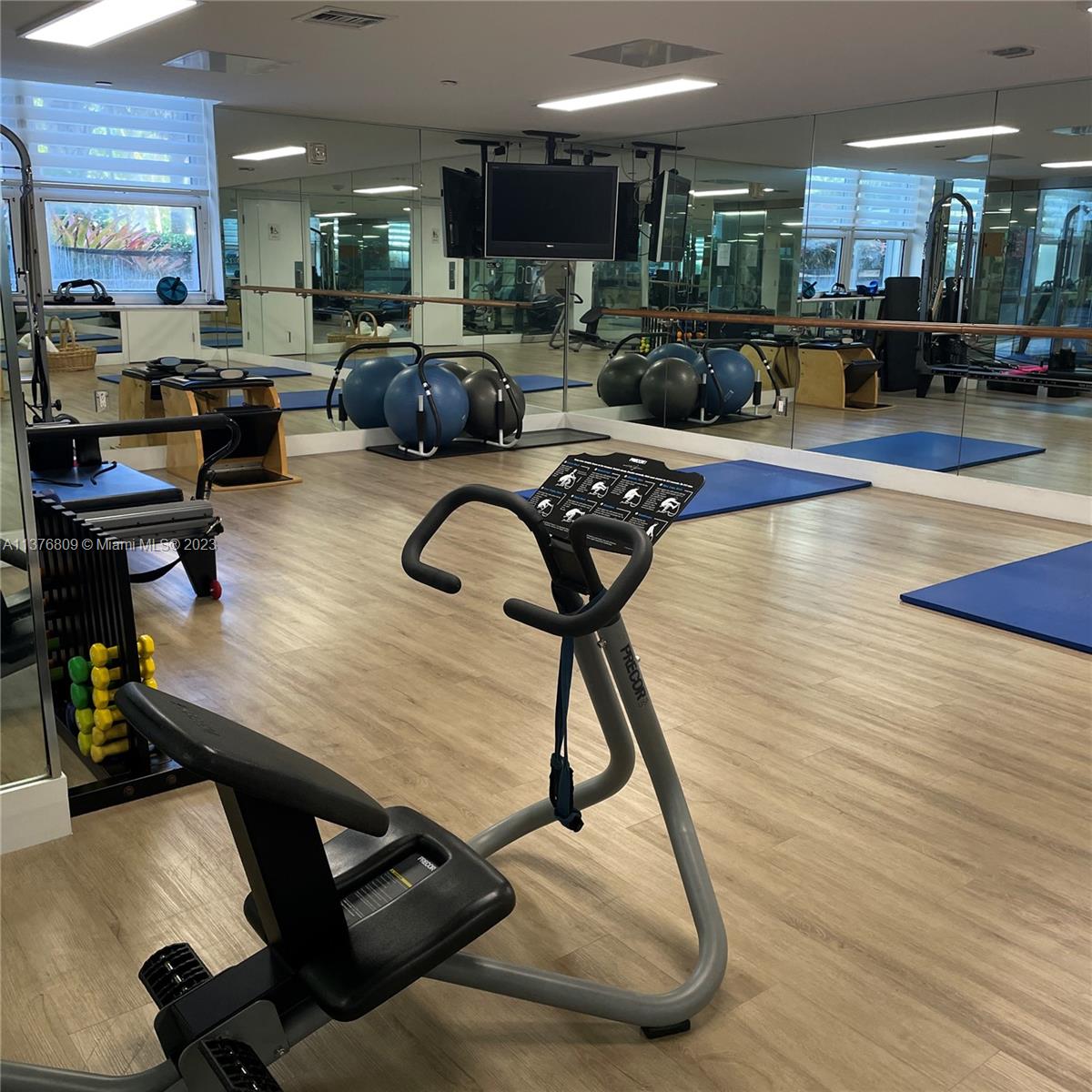 GRAND BAY RESIDENCES COND - Residential