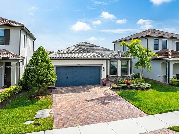 8262 Cinch Way