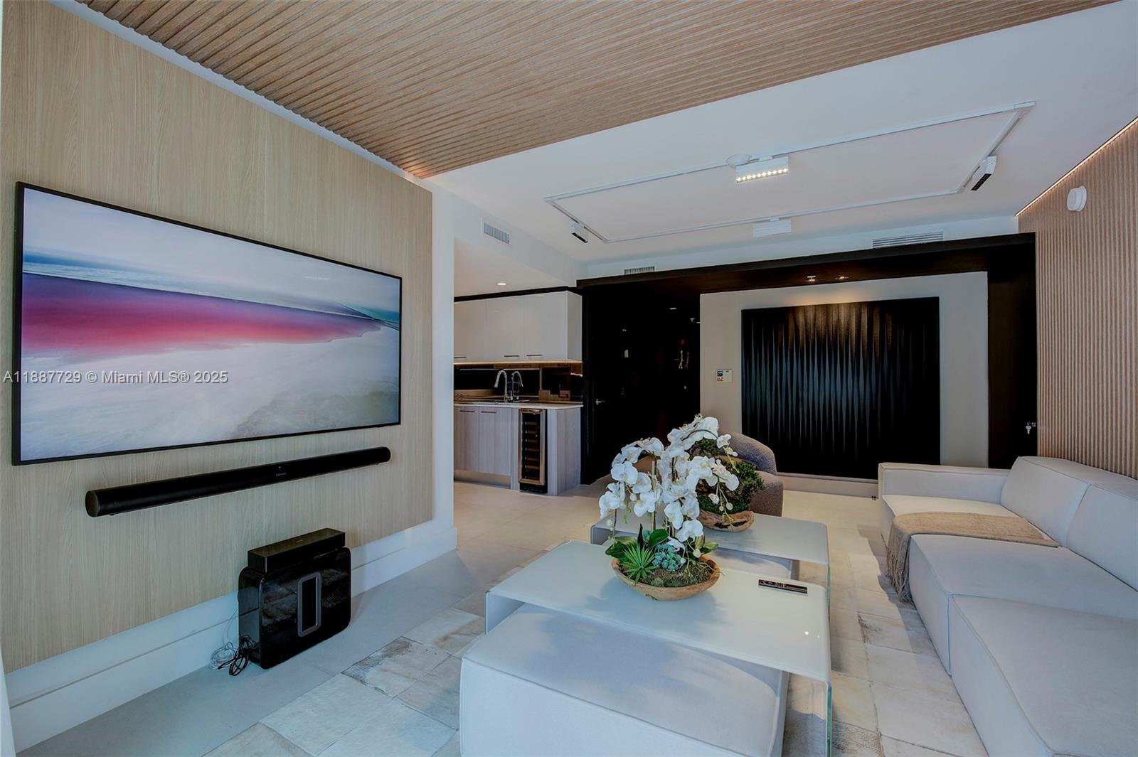 THE PALMS CONDO - Residential Lease