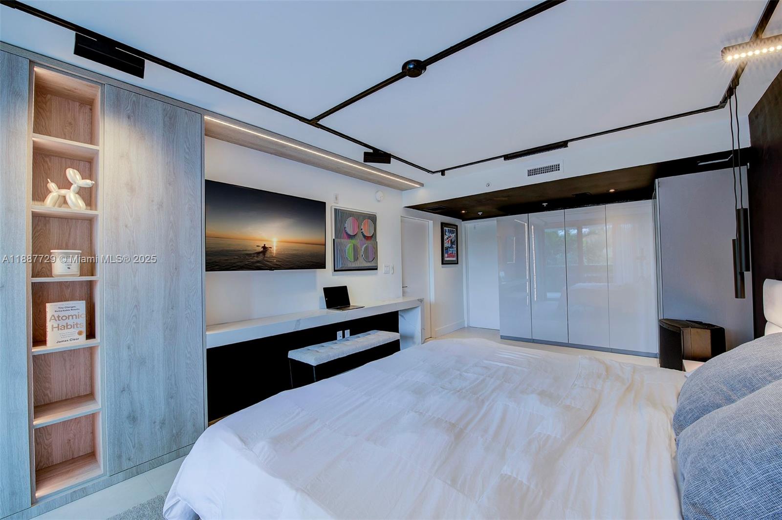 THE PALMS CONDO - Residential Lease