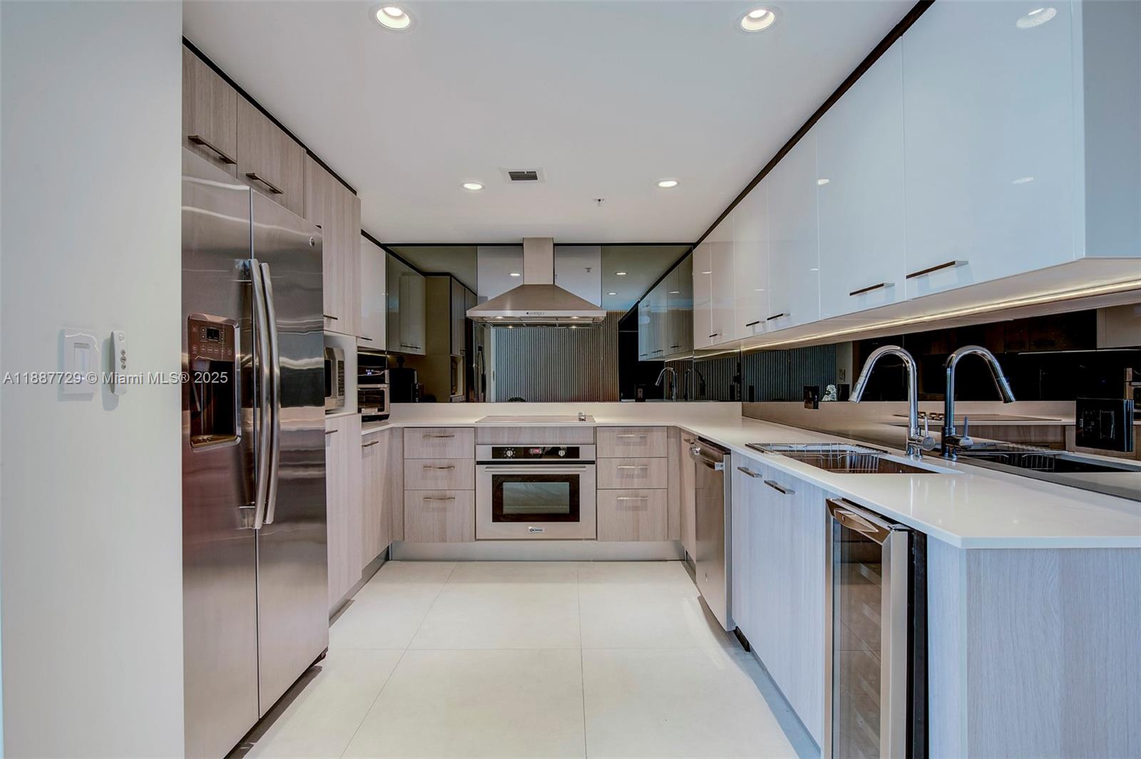 THE PALMS CONDO - Residential Lease