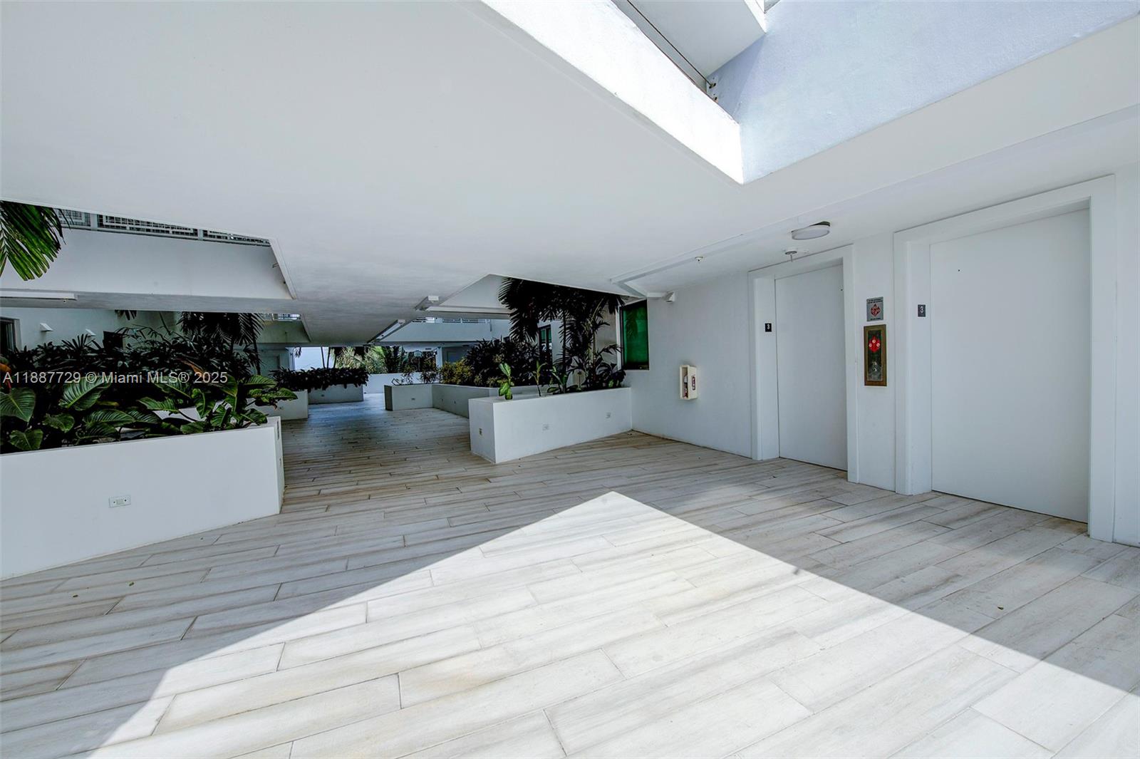 THE PALMS CONDO - Residential Lease