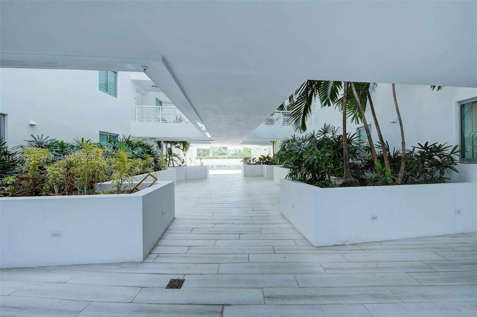 THE PALMS CONDO - Residential Lease