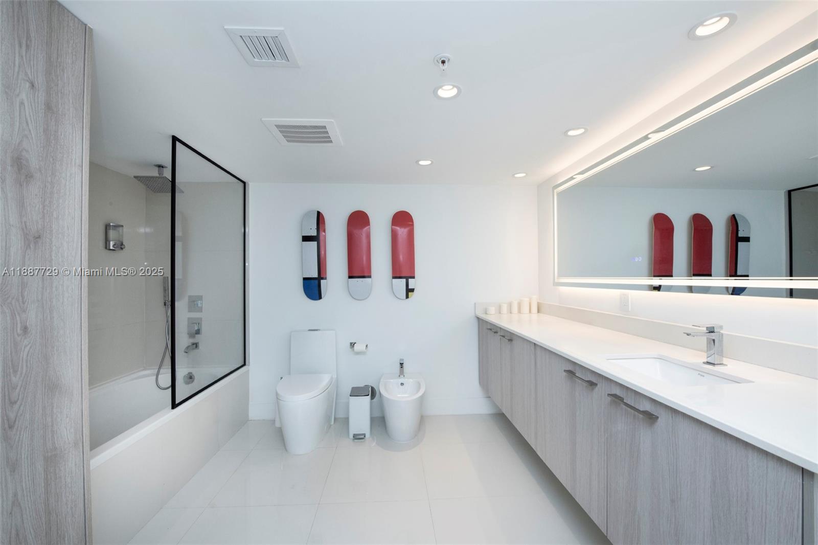 THE PALMS CONDO - Residential Lease