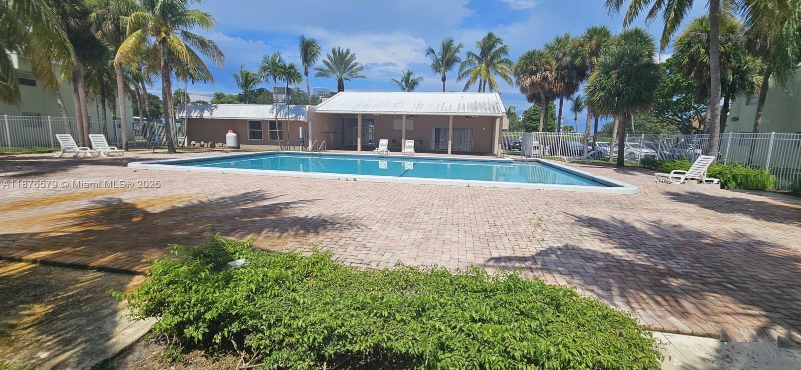 CLEAR LAKE PALMS CONDO - Residential